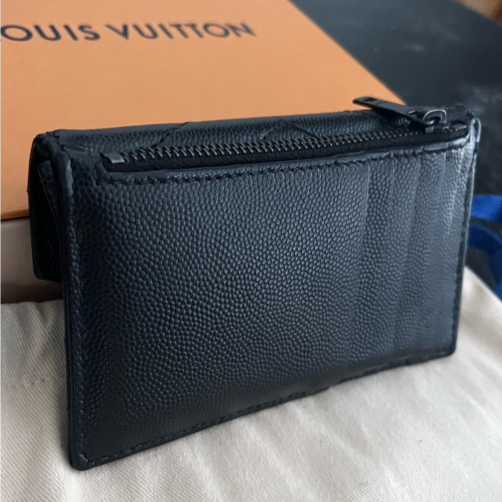 Yves Saint Laurent Black Quilted Wallet - Picture 6 of 17